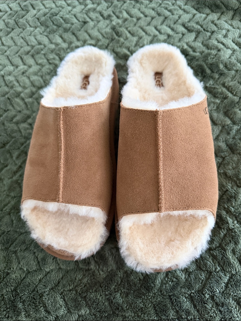 UGG Greenport Slide Sandal - Picture 3 of 10